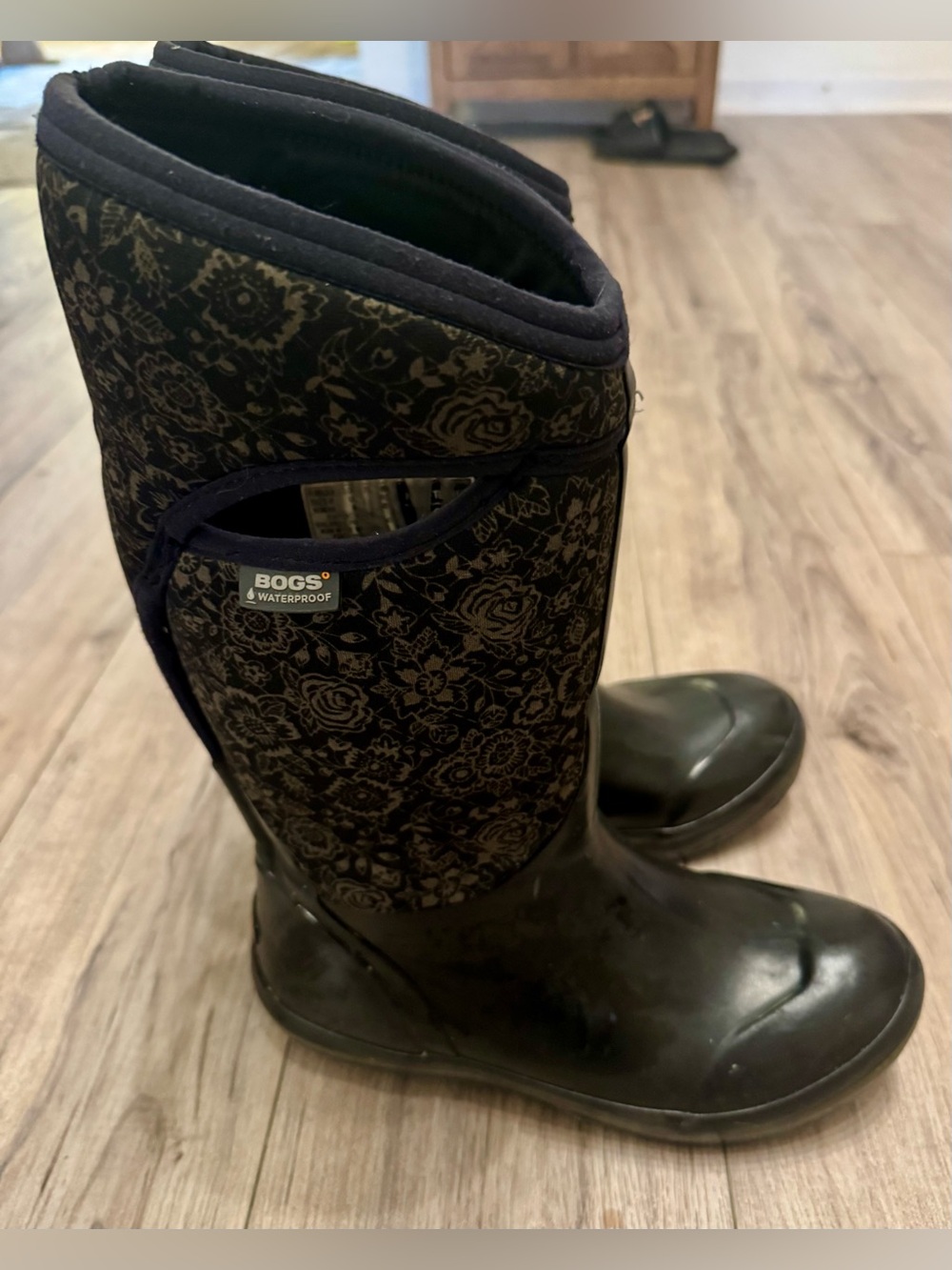 Bogs Black Floral Mid-Calf Waterproof Rain Boots